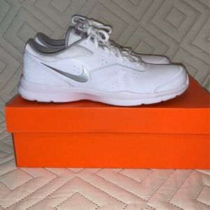 Nike woman Athletic running shoes